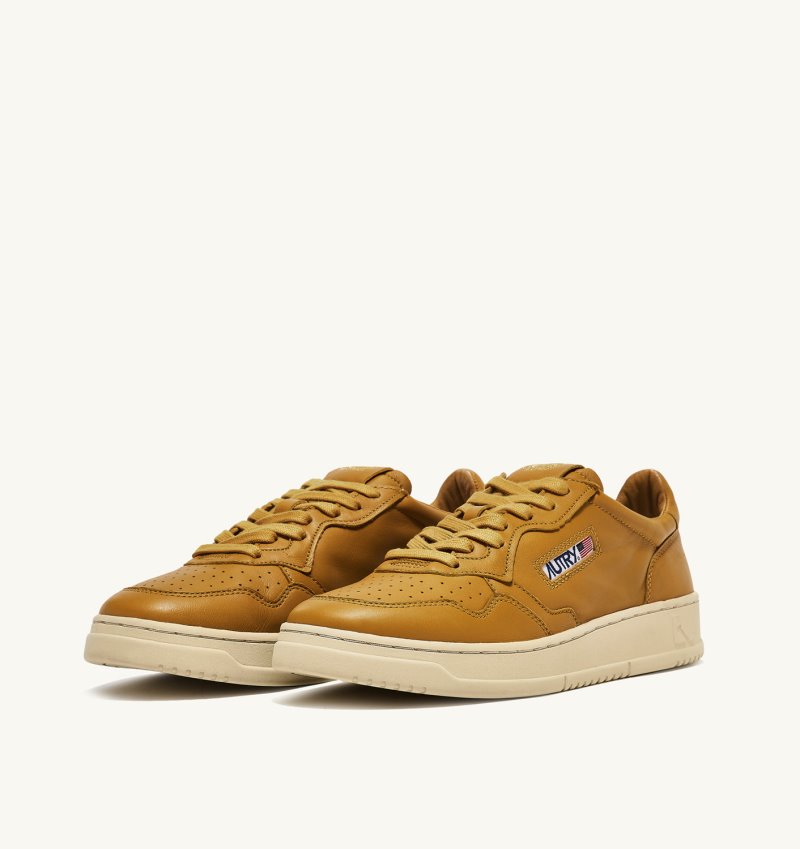 Zapatillas Autry Medalist Low Hombre Amarillo | 3WTJEC2