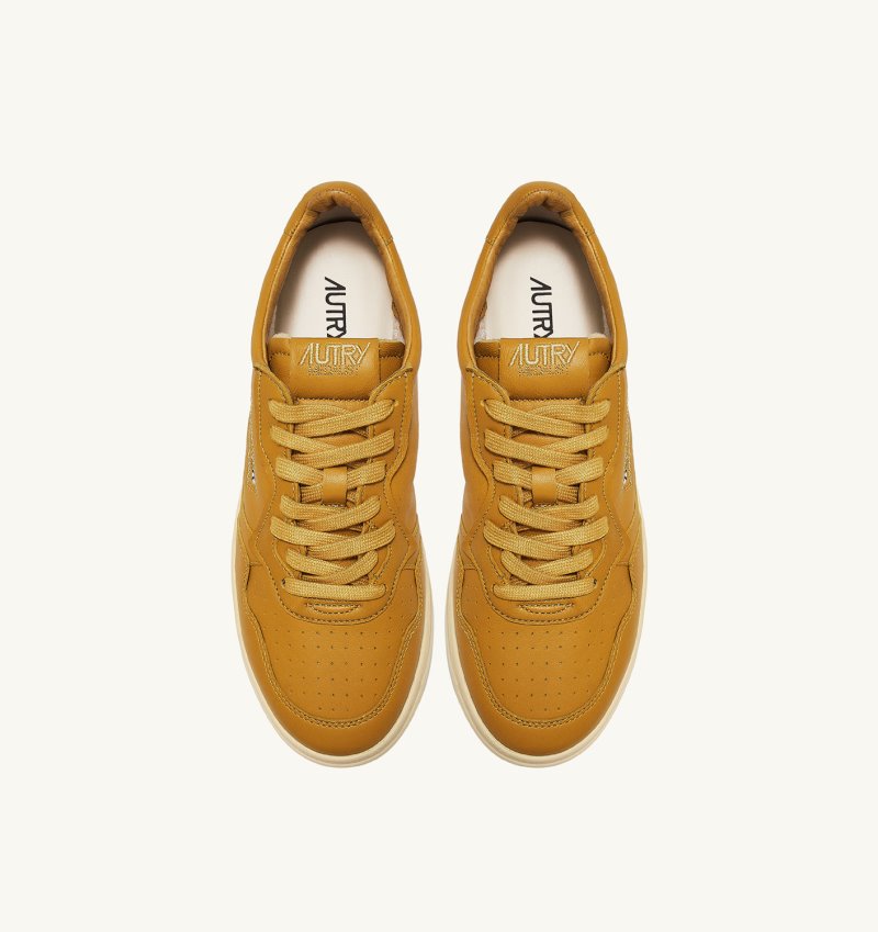 Zapatillas Autry Medalist Low Hombre Amarillo | 3WTJEC2