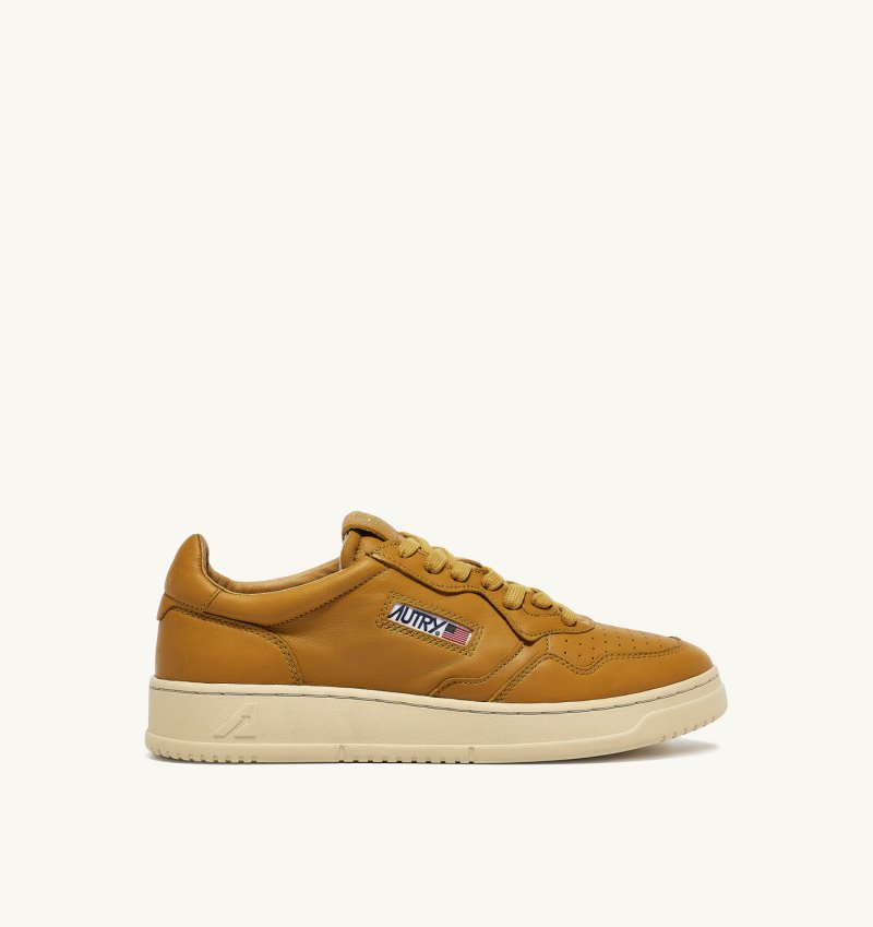 Zapatillas Autry Medalist Low Hombre Amarillo | 3WTJEC2