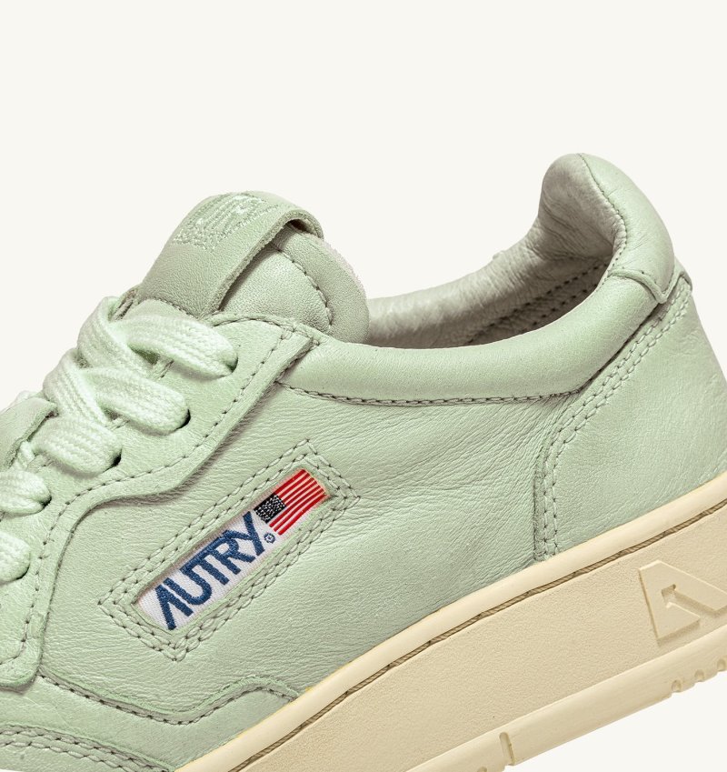 Zapatillas Autry Medalist Low Mujer Verde | SNKQGKF